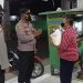 Sasar Warga Isoman di Tembilahan, Polres Inhil bersama Mahasiswa Bagikan Sembako