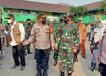 Apresiasi Gerai Vaksin Keliling Kapolri dan Panglima TNI Kunjungi Tiga Lokasi Gerai di Polres Metro Jakarta Pusat