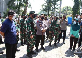 Kapolri-Panglima Tinjau PPKM Darurat di Jakarta Barat