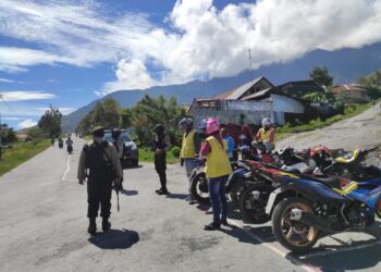 Berikan Rasa Aman Bagi Masyarakat, Polisi Rutin Gelar Patroli Dialogis di Seputaran Kota Puncak Jaya