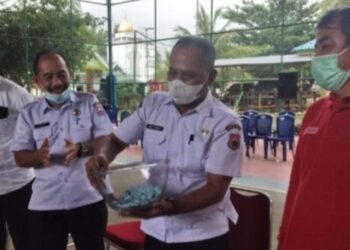 Pemda Butur Bersama TNI/Polri Lakukan Dor to Dor Jemput warga untuk Vaksinasi Masal