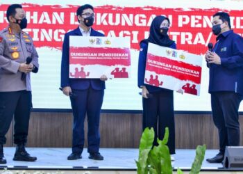 Kapolri Bicara Wujudkan SDM Unggul di Acara Bantuan Pendidikan Putra-Putri Polri