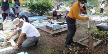 Pemkab Bateng Apresiasi PPI Bateng Gotong Royong di TPU Berok