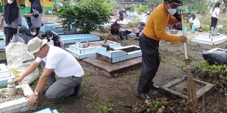 Pemkab Bateng Apresiasi PPI Bateng Gotong Royong di TPU Berok