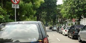 Wakil Walikota Surabaya Armuji menanggapi keluhan warga tentang maraknya parkir liar