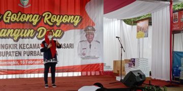 Kunjungi Desa Sumingkir, Bupati Dapat Keluhan Pasar Desa yang Belum Rampung