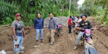 Respon keluhan Warga Ketua DPRD Kotabaru pantau jalan rusak