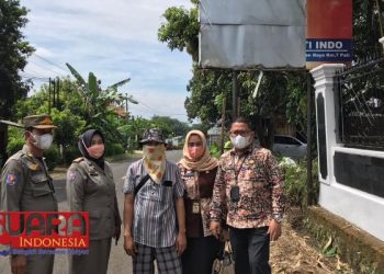 Merespon Keluhan Warga, Satpol PP Pati Tertibkan Papan Reklame