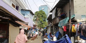 Rawan Banjir, Menteri Sosial Kunjungi Kampung Bedeng