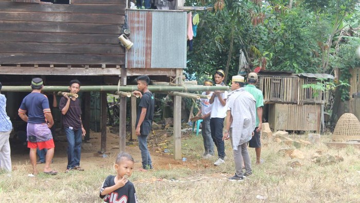 Gotong Royong, Budaya Leluhur yang Tetap Lestari di Tenjolayar